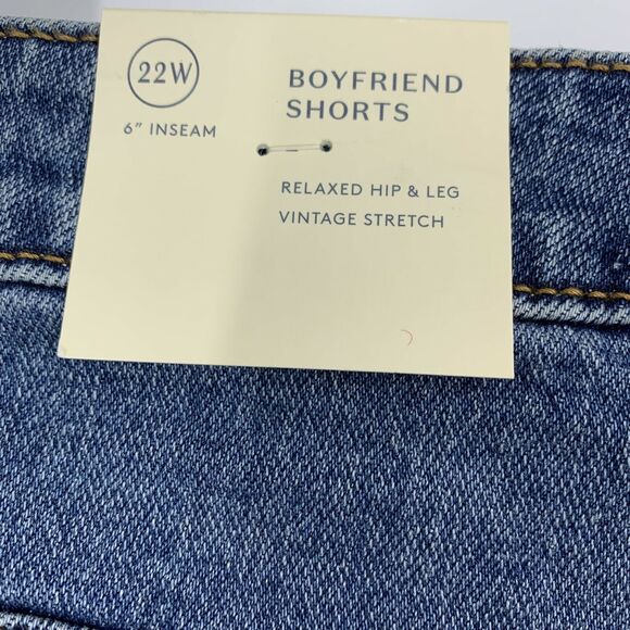 Universal Thread Boyfriend Shorts Women’s Size 22W Medium Wash - Picture 3 of 8